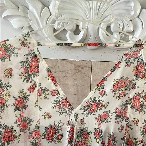 Vibrant Floral kimono - Picture 3 of 5